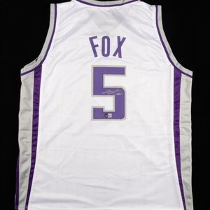 Signed d’aaron Fox jersey